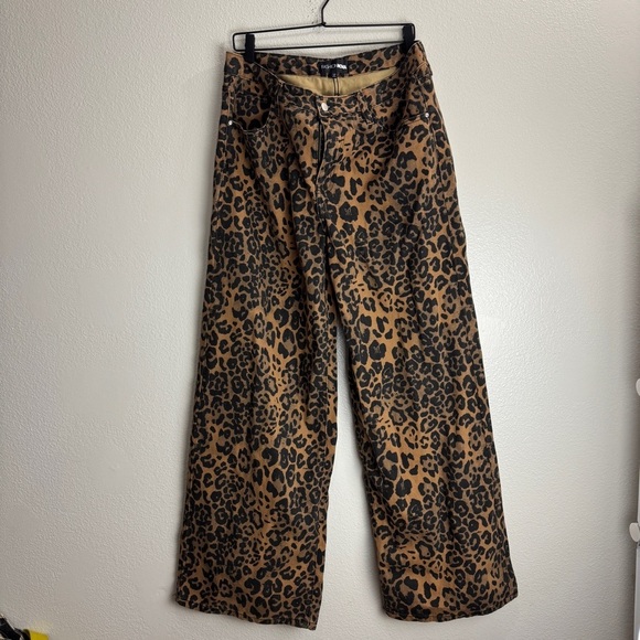 Fashion Nova Cheetah Pants Womens Flared Size 13 - Picture 1 of 11